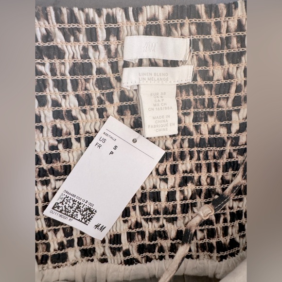 NWT - H&M Linen Midi Leopard print dress-  stretch back! Size S but will fit M! - Picture 3 of 3